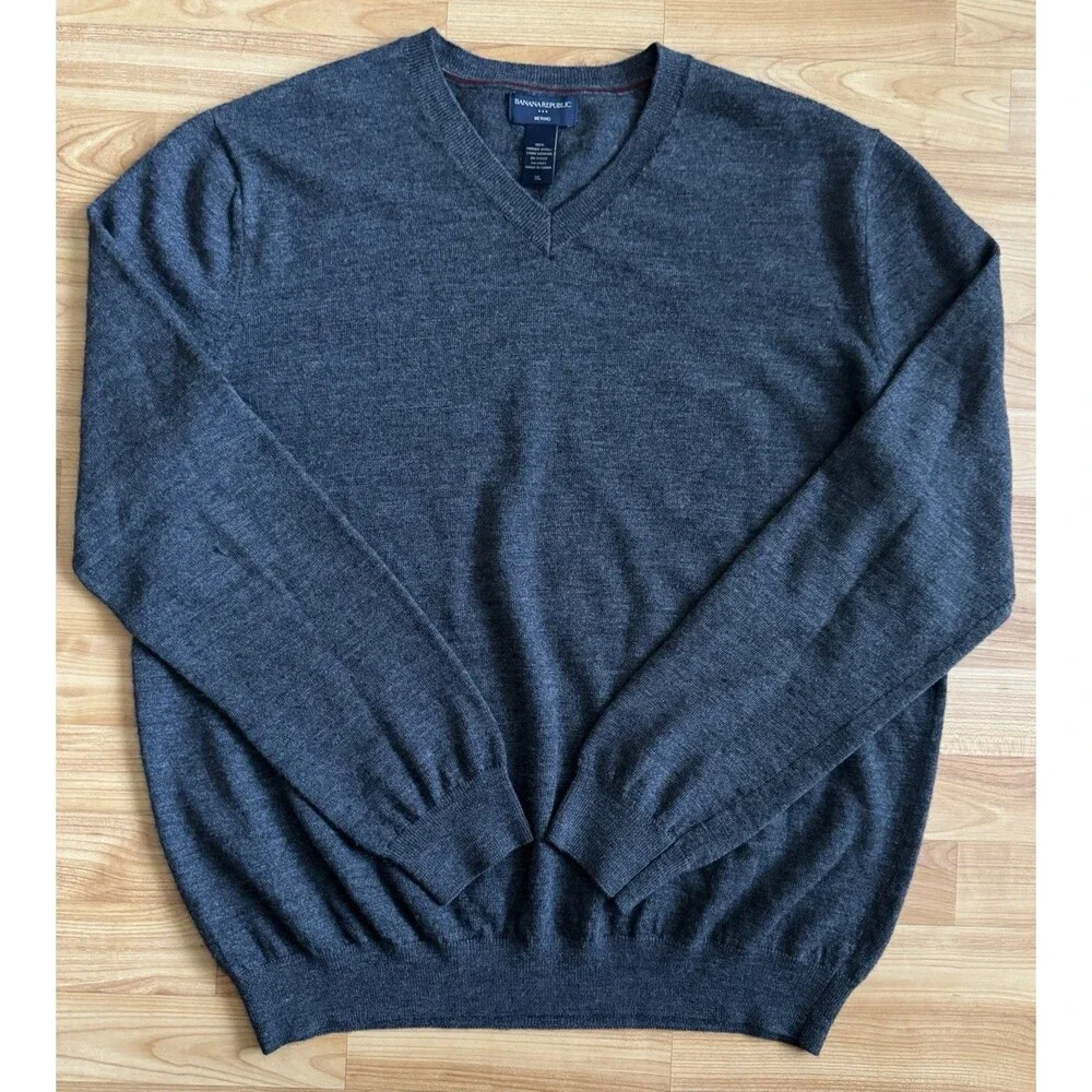 Banana Republic Merino Wool Sweater Mens XL V Neck Lightweight Pullover Gray